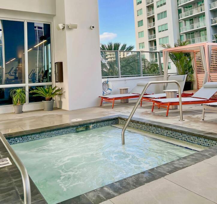 Miami High Town View 1610 Apartment Екстериор снимка