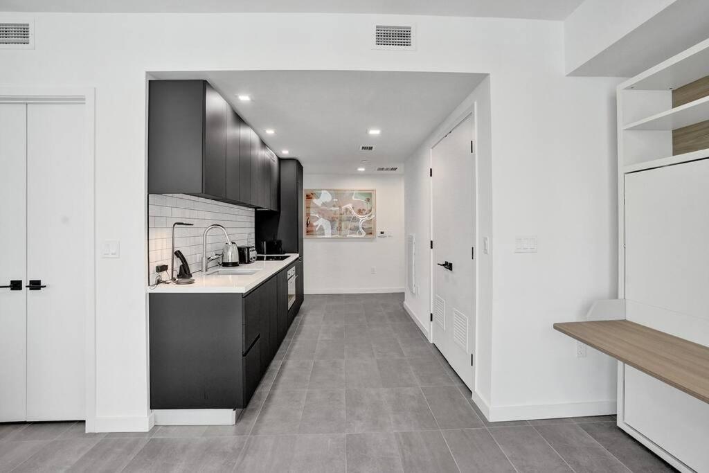 Miami High Town View 1610 Apartment Екстериор снимка